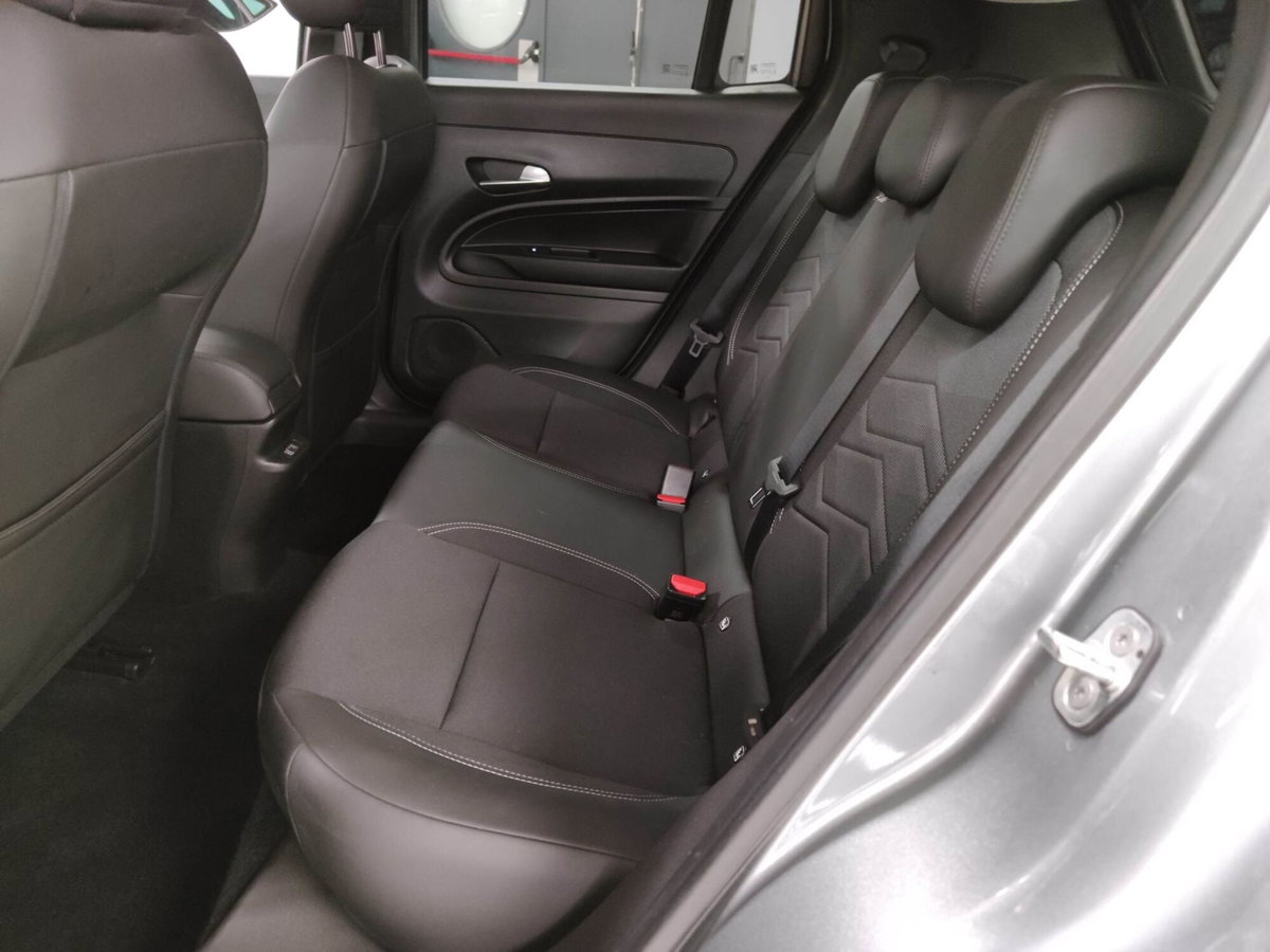 Jeep Avenger 1.2 turbo Summit fwd 100cv (13)