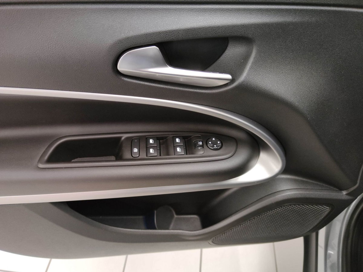 Jeep Avenger 1.2 turbo Summit fwd 100cv (14)