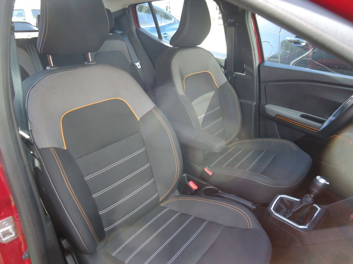 Dacia Sandero Stepway 1.0 TCe 90 CV Comfort (7)