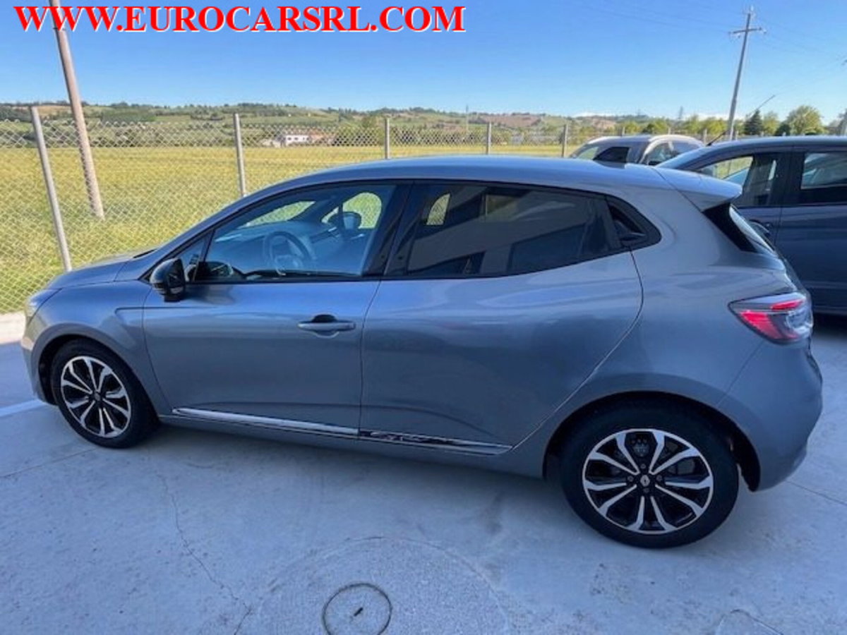Renault Clio TCe 90 CV 5 porte Techno (8)