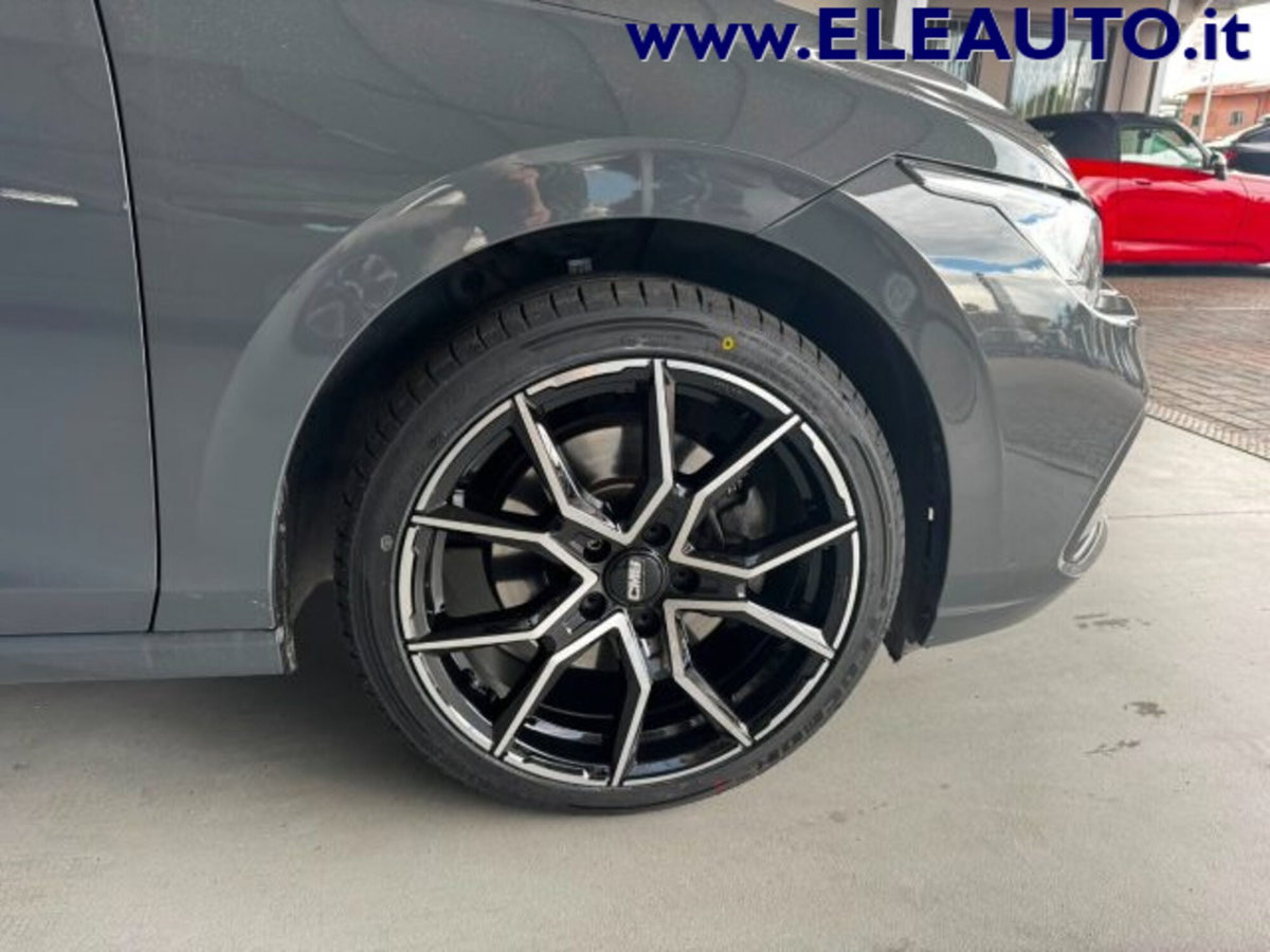 Volkswagen Golf Variant 2.0 tdi Life 150cv dsg (7)