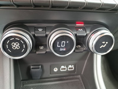 Renault Captur 1.0 tce Techno 90cv (14)