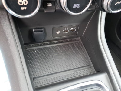 Renault Captur 1.0 tce Techno 90cv (16)