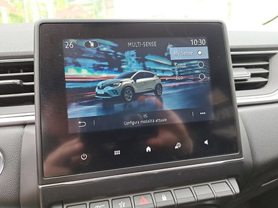 Renault Captur 1.0 tce Techno 90cv (17)