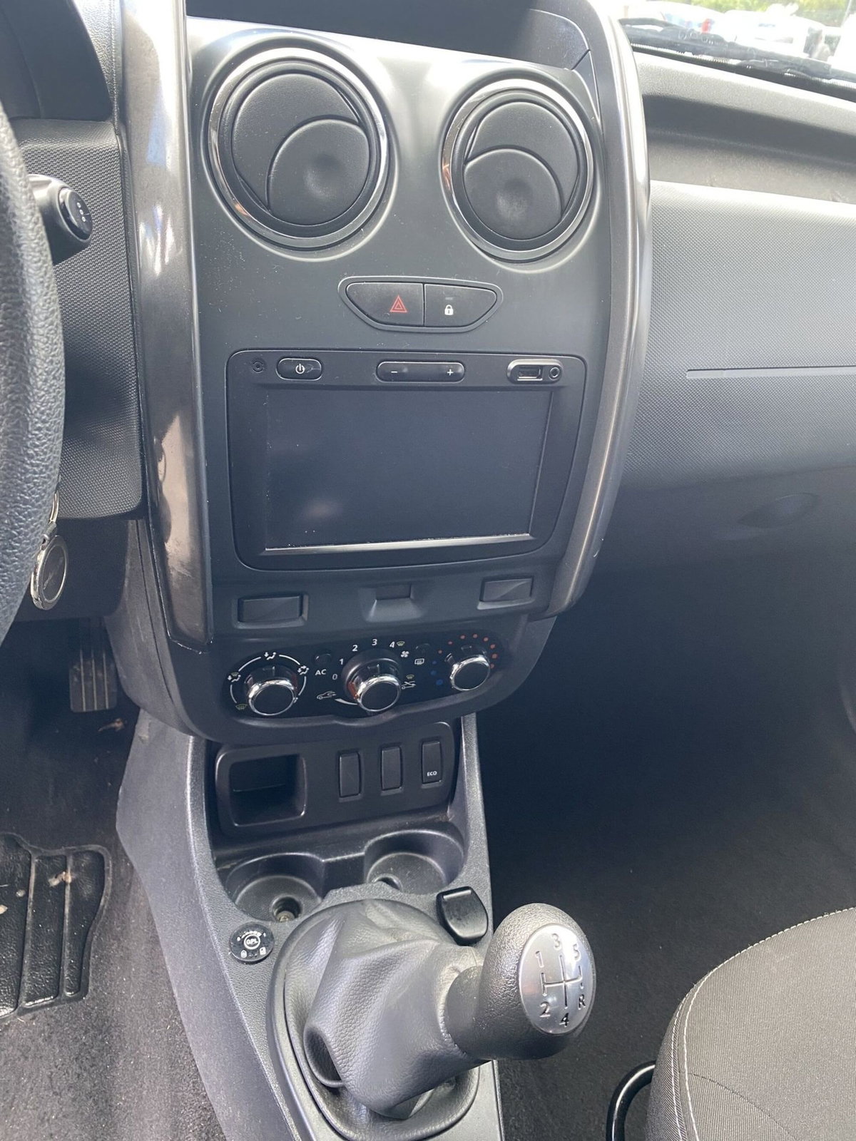 Dacia Duster 1.6 110CV 4x2 GPL Lauréate (16)