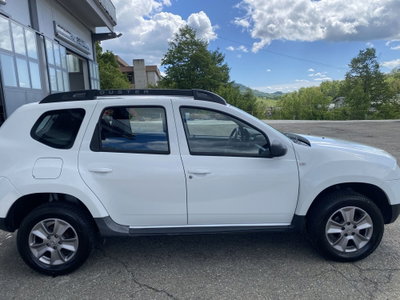 Dacia Duster 1.6 110CV 4x2 GPL Lauréate (8)