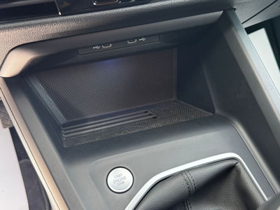 Volkswagen Golf 2.0 TDI SCR Life (13)