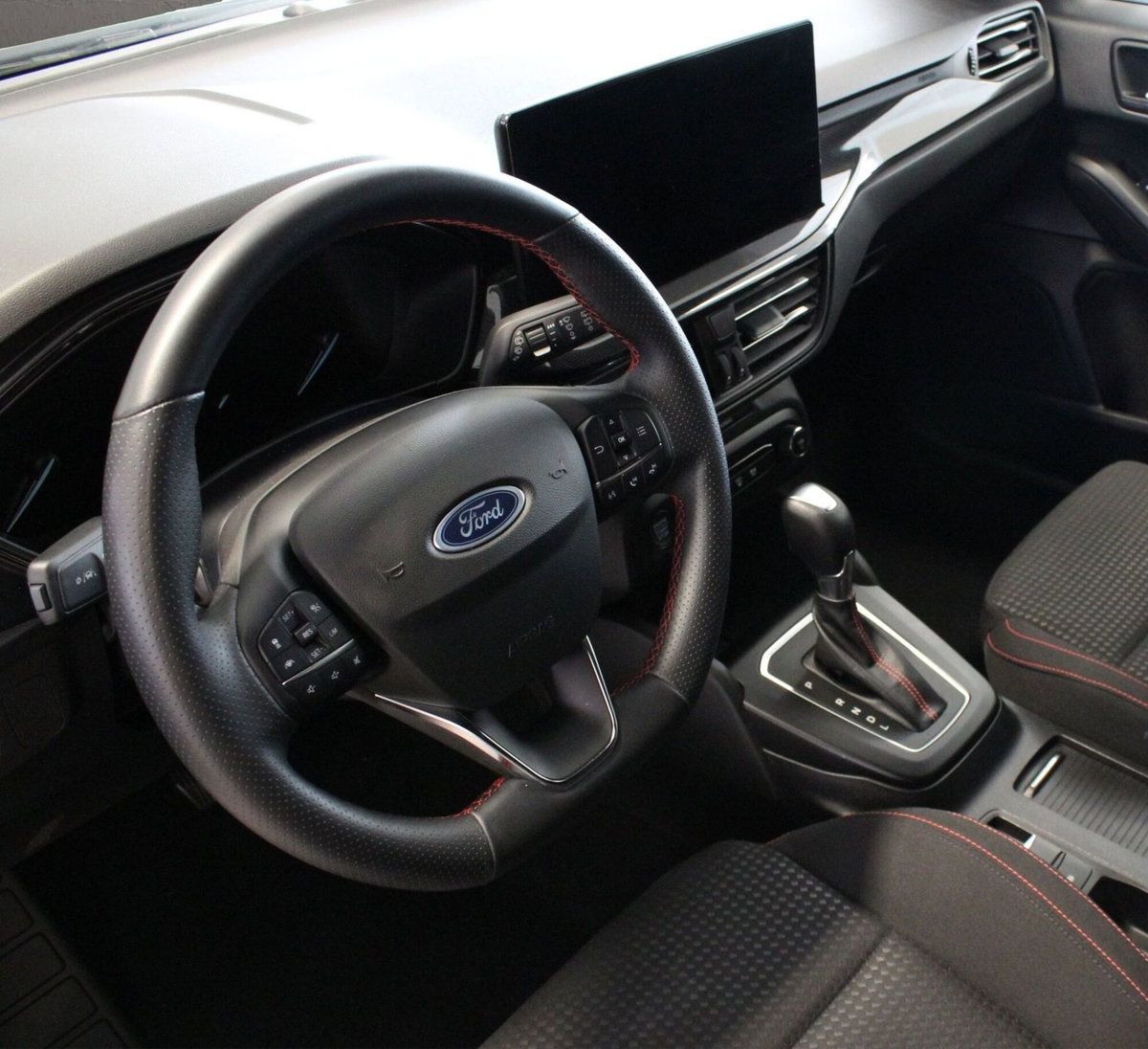 Ford Focus 1.0t ecoboost h ST-Line X 155cv powershift (12)