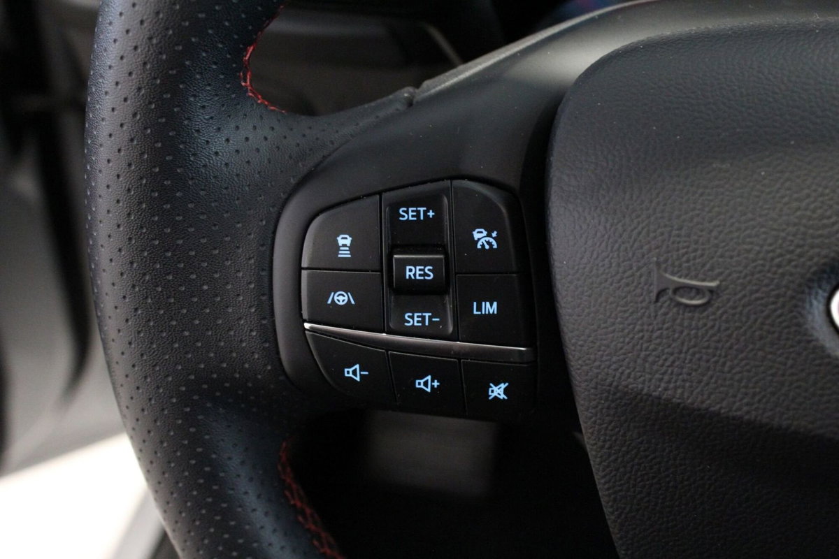 Ford Focus 1.0t ecoboost h ST-Line X 155cv powershift (14)