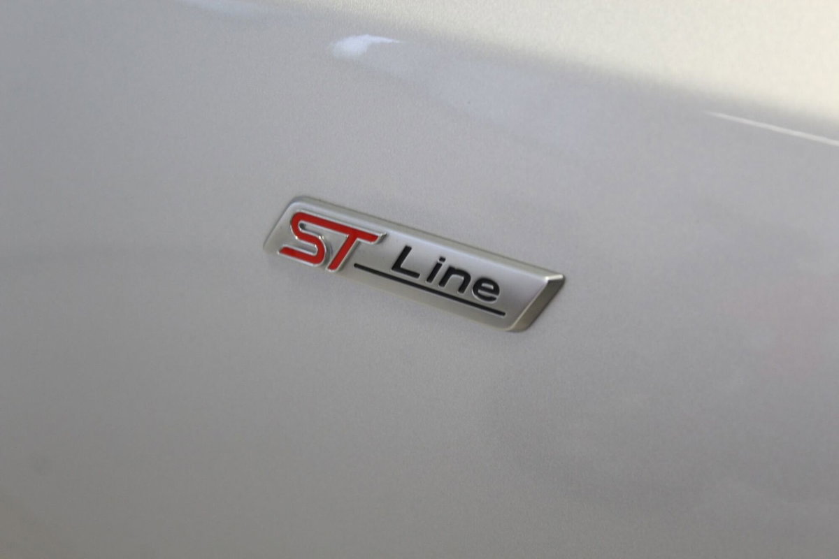 Ford Focus 1.0t ecoboost h ST-Line X 155cv powershift (6)