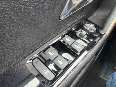 Lancia Ypsilon 1.2 mhev LX 110cv e-dct (12)