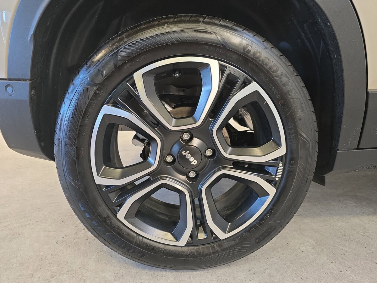 Jeep Avenger 1.2 turbo e-hybrid mhev Summit fwd 110cv edct6 (12)
