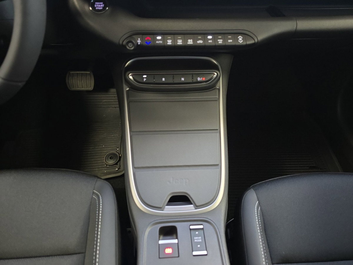 Jeep Avenger 1.2 turbo e-hybrid mhev Summit fwd 110cv edct6 (16)