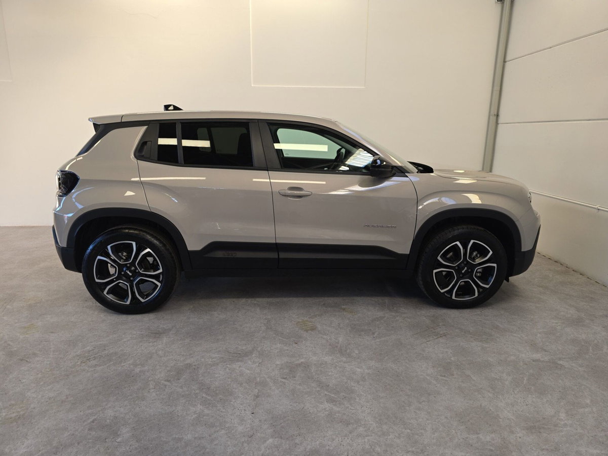 Jeep Avenger 1.2 turbo e-hybrid mhev Summit fwd 110cv edct6 (5)