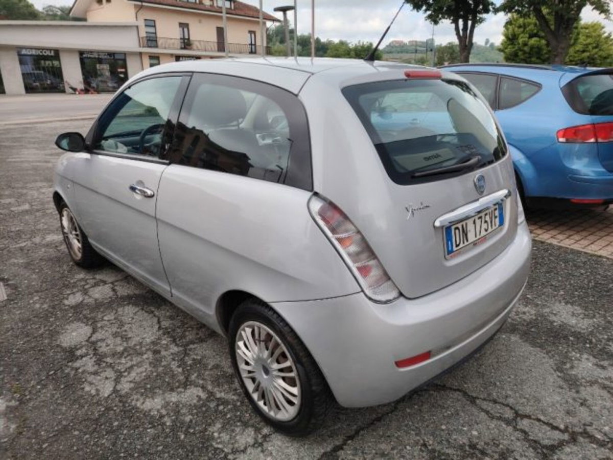 Lancia Ypsilon 1.2 New Oro (5)