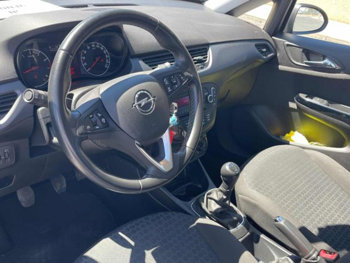 Opel Corsa 1.2 5 porte Black Edition (11)