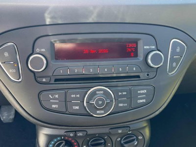 Opel Corsa 1.2 5 porte Black Edition (16)