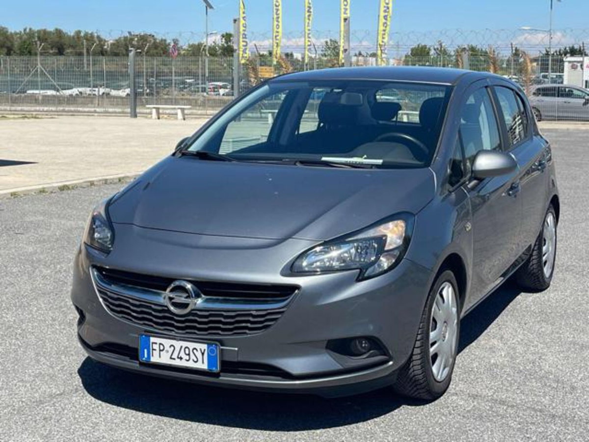 Opel Corsa 1.2 5 porte Black Edition (4)