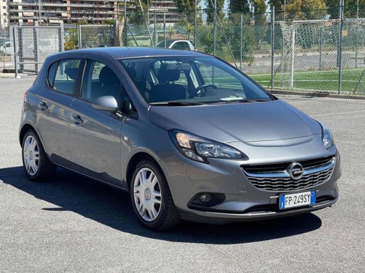 Opel Corsa 1.2 5 porte Black Edition (6)