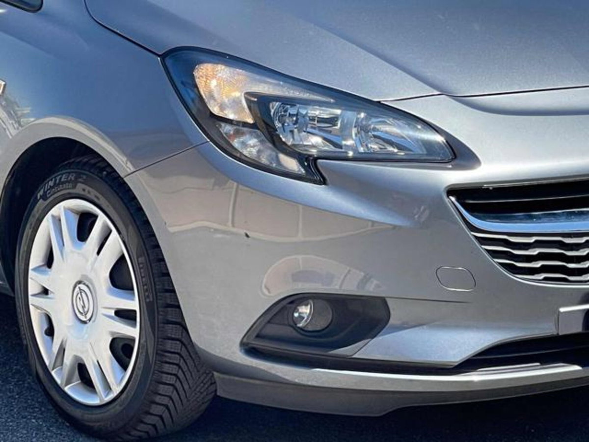 Opel Corsa 1.2 5 porte Black Edition (7)