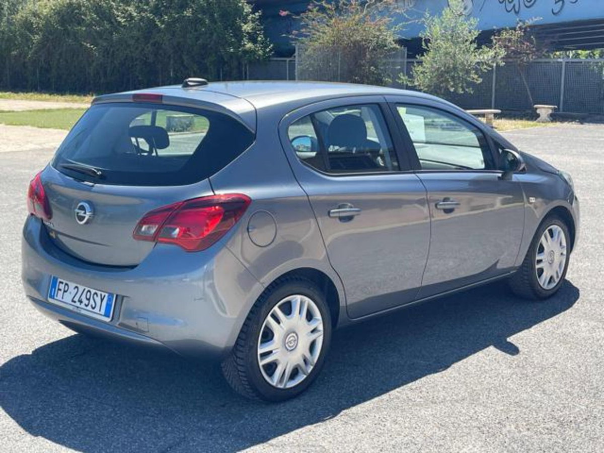 Opel Corsa 1.2 5 porte Black Edition (8)