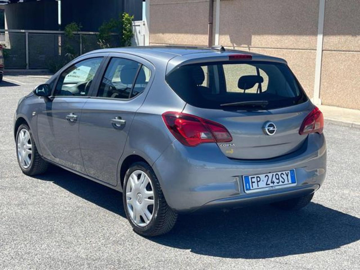 Opel Corsa 1.2 5 porte Black Edition (9)