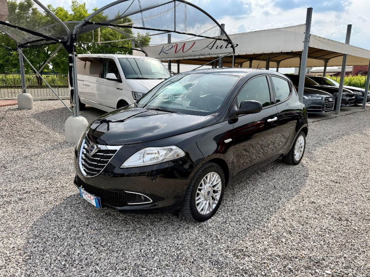 Lancia Ypsilon 1.2 69 CV 5 porte Mya