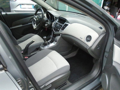 Chevrolet Cruze 1.6 4 porte LS (12)