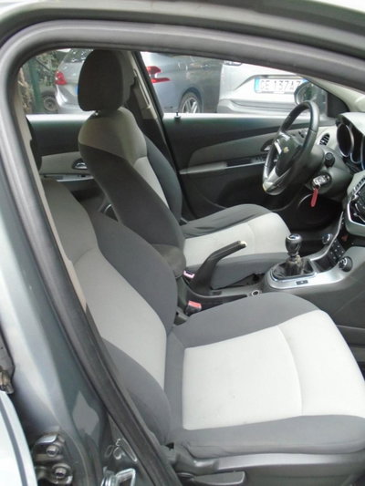 Chevrolet Cruze 1.6 4 porte LS (13)