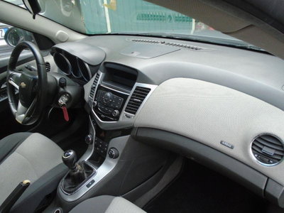 Chevrolet Cruze 1.6 4 porte LS (14)