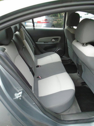Chevrolet Cruze 1.6 4 porte LS (17)