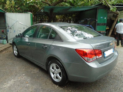 Chevrolet Cruze 1.6 4 porte LS (4)