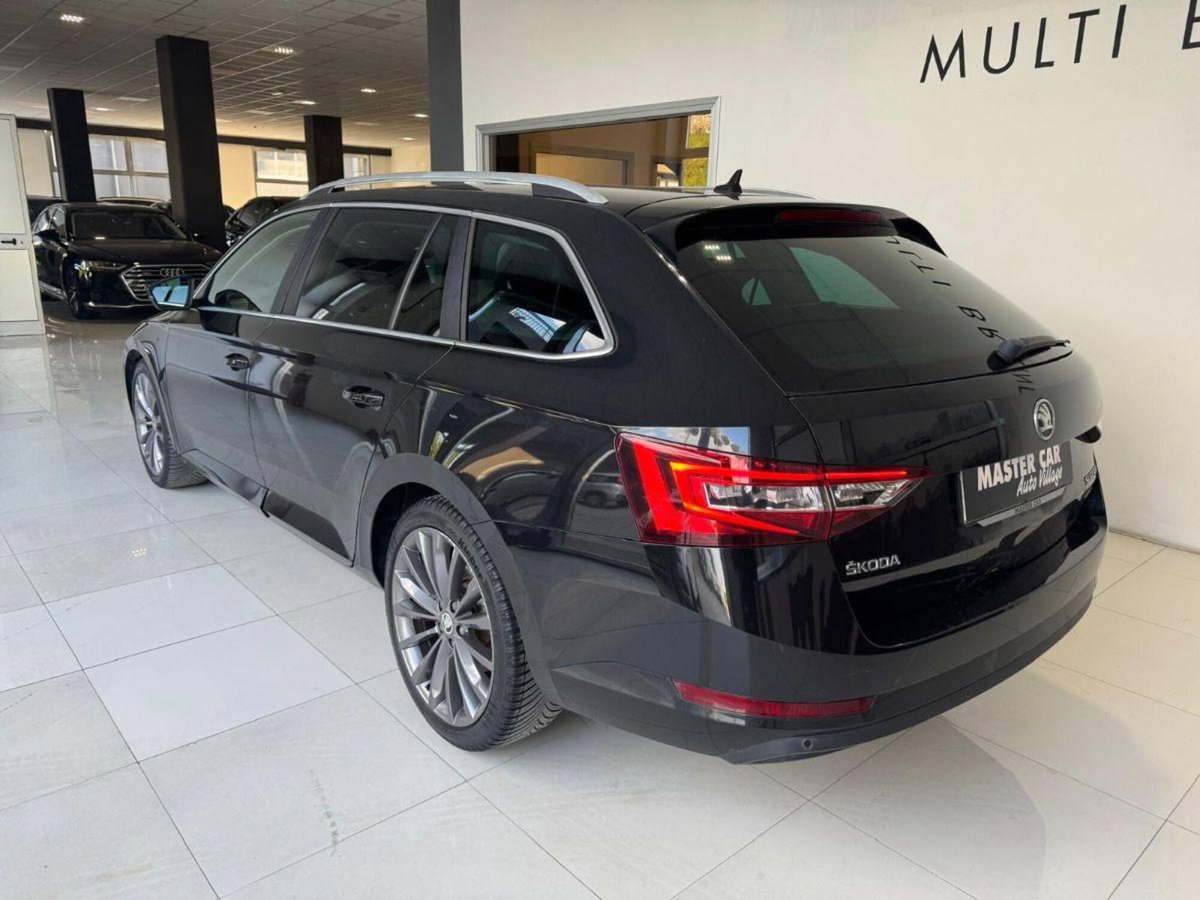 Skoda Superb Station Wagon 2.0 TDI 150 CV SCR Wagon Executive (2)