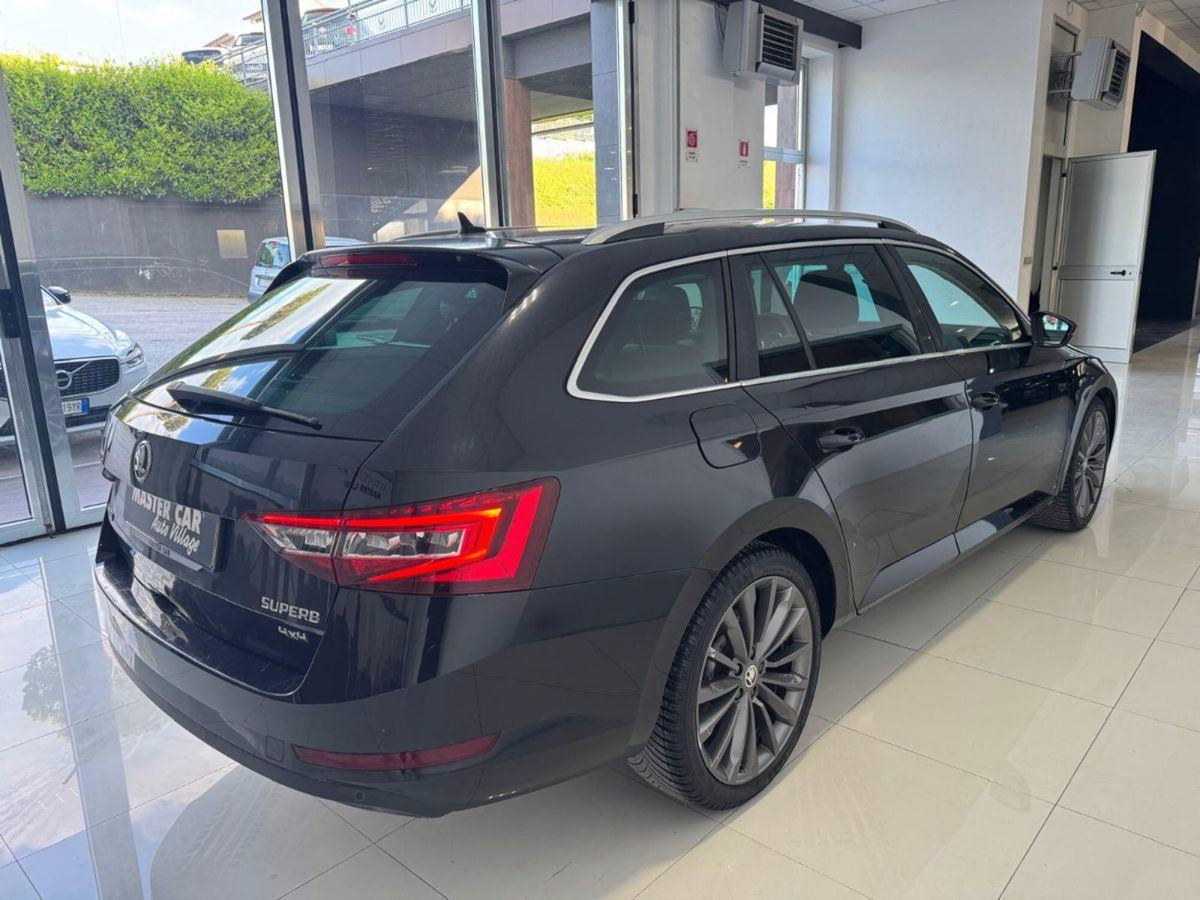 Skoda Superb Station Wagon 2.0 TDI 150 CV SCR Wagon Executive (4)