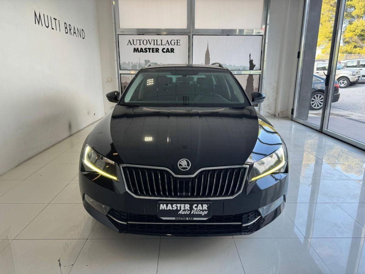 Skoda Superb Station Wagon 2.0 TDI 150 CV SCR Wagon Executive (5)