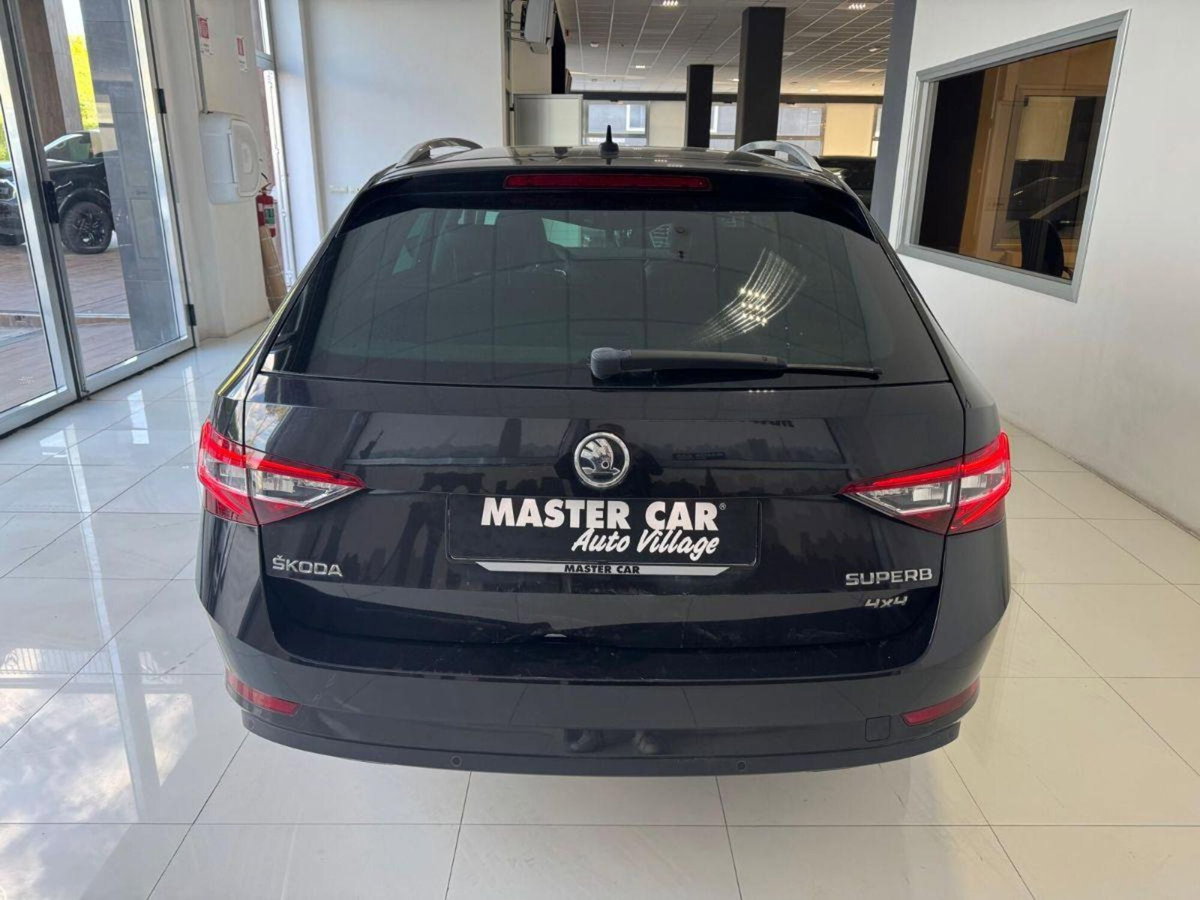 Skoda Superb Station Wagon 2.0 TDI 150 CV SCR Wagon Executive (6)