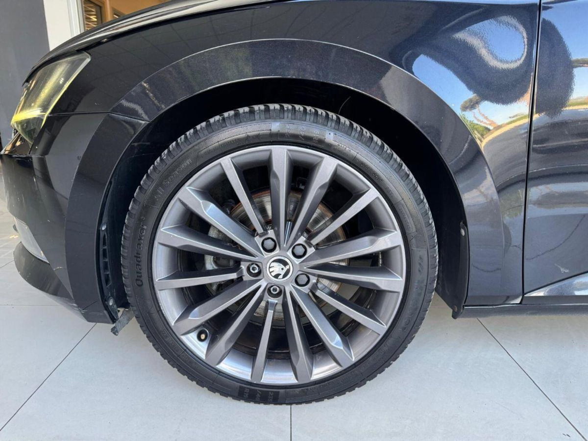 Skoda Superb Station Wagon 2.0 TDI 150 CV SCR Wagon Executive (7)
