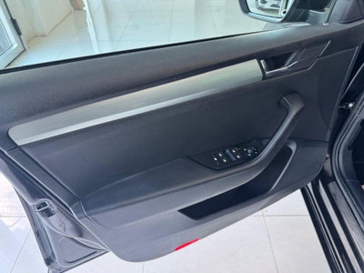 Skoda Superb Station Wagon 2.0 TDI 150 CV SCR Wagon Executive (8)