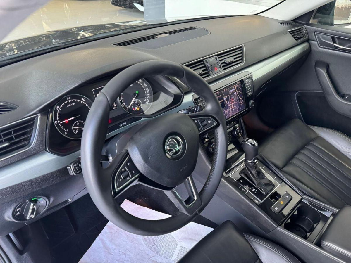 Skoda Superb Station Wagon 2.0 TDI 150 CV SCR Wagon Executive (9)