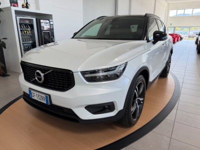 Volvo XC40 T5 Recharge Plug-in Hybrid R-design usata