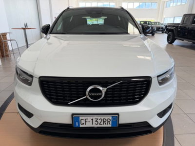 Volvo XC40 T5 Recharge Plug-in Hybrid R-design (2)