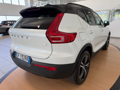 Volvo XC40 T5 Recharge Plug-in Hybrid R-design (4)