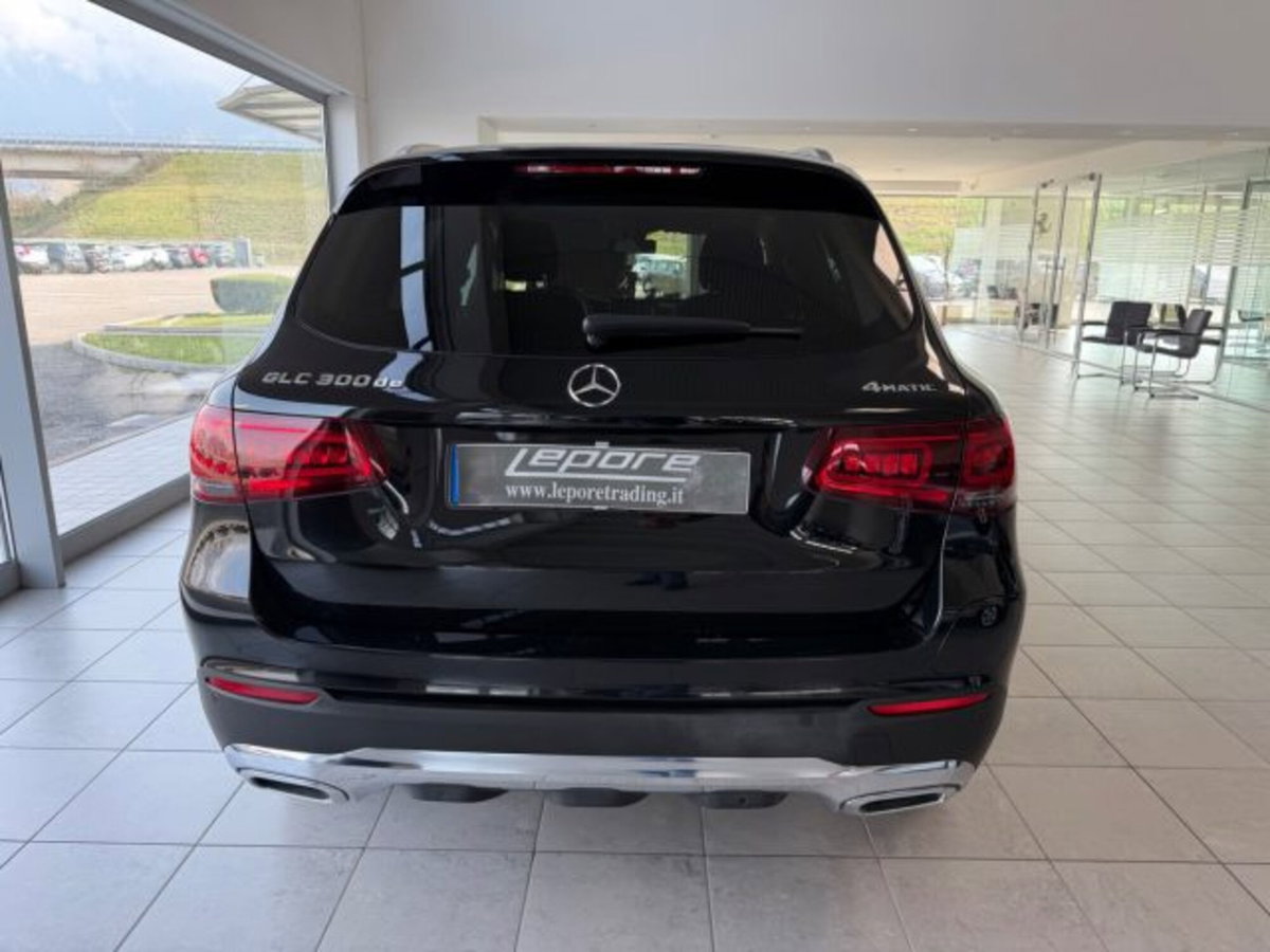 Mercedes-Benz GLC SUV 300 de 4Matic EQ-Power Business (5)