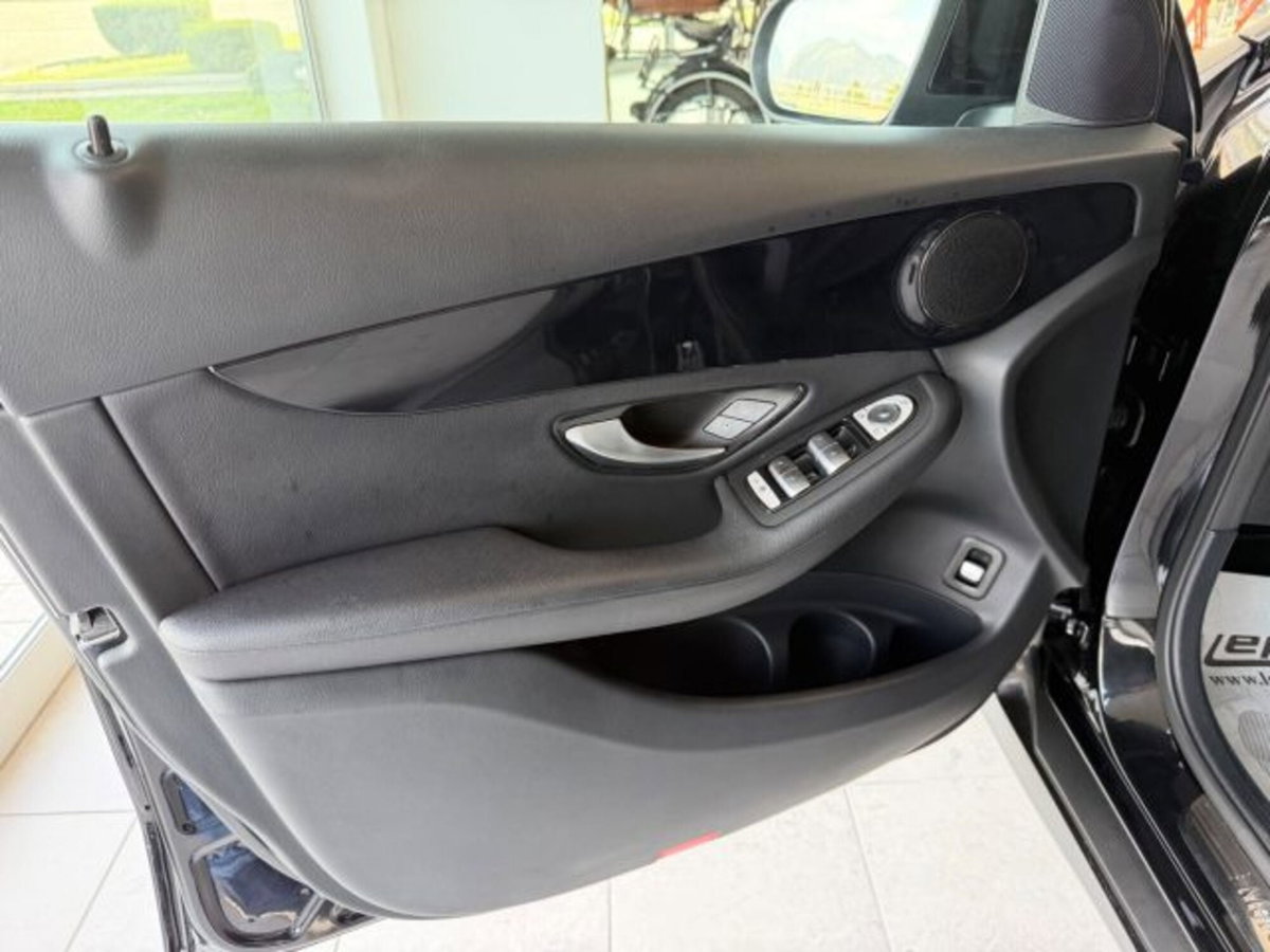 Mercedes-Benz GLC SUV 300 de 4Matic EQ-Power Business (7)