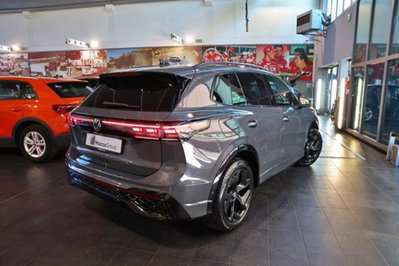 Volkswagen Tiguan 2.0 tdi R-Line 150cv dsg (9)