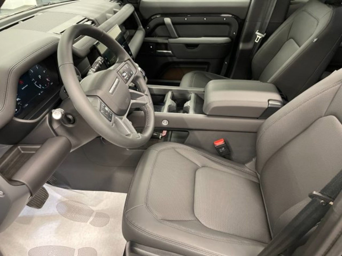 Land Rover Defender 110 3.0d i6 mhev X-Dynamic SE awd 200cv auto (2)