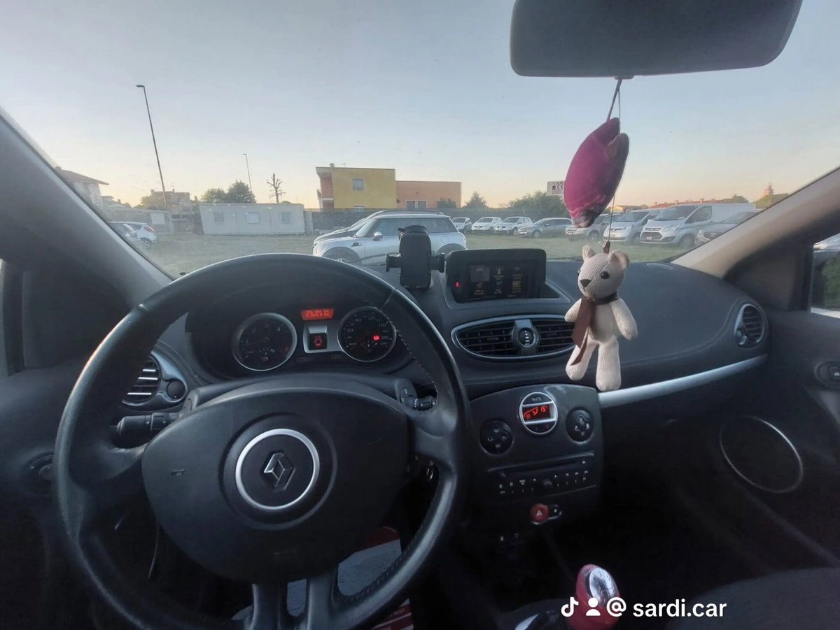 Renault Clio SporTour 1.5 dCi 90CV SporTour Dynamique (17)