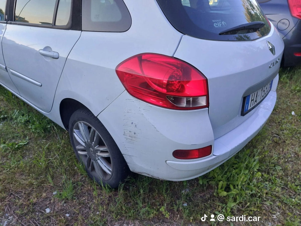 Renault Clio SporTour 1.5 dCi 90CV SporTour Dynamique (4)