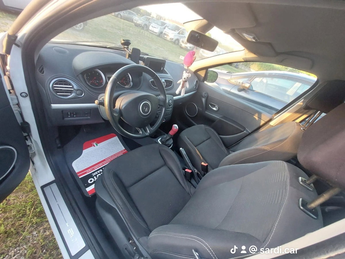Renault Clio SporTour 1.5 dCi 90CV SporTour Dynamique (9)