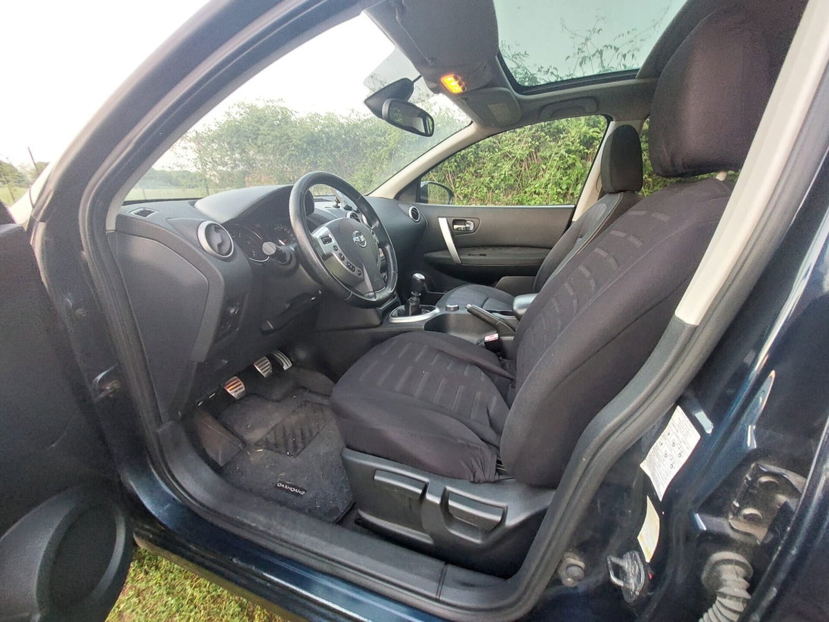 Nissan Qashqai 2.0 dCi DPF Tekna (12)